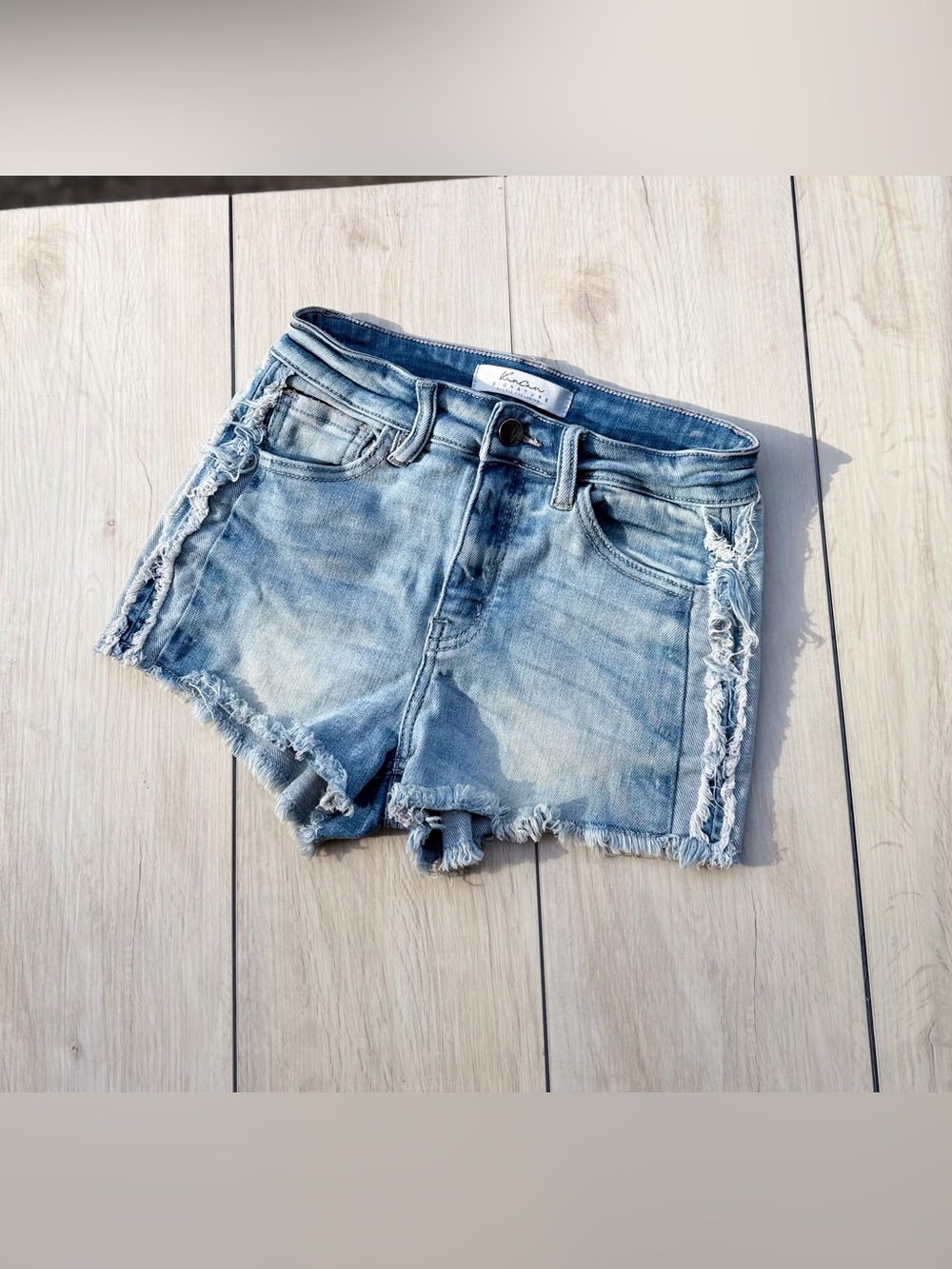 KanCan Signature Light Blue Wash Frayed Denim Shorts 25 Estillo Buckle Coastal